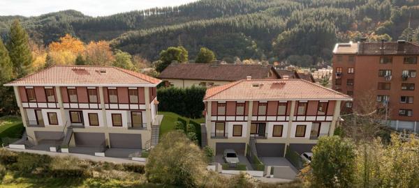 Chalet adosado en venta en , Gordexola thumbnail 1