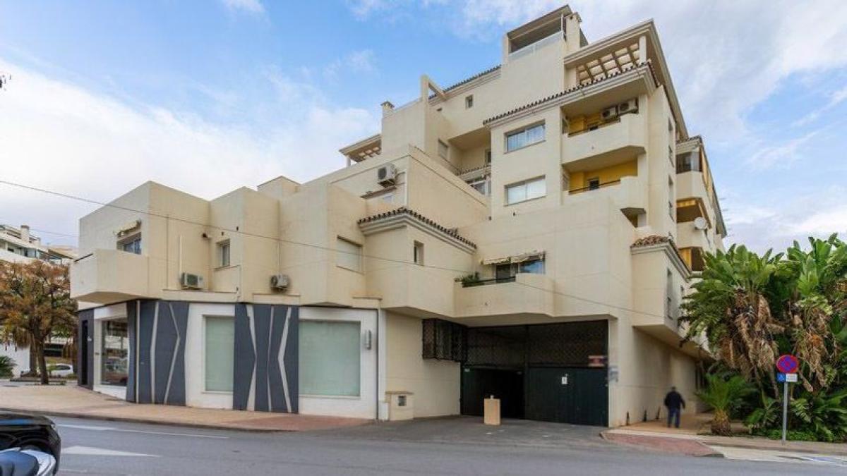 Obra nueva Promoción Garajes Málaga Avda Puerta Del Mar en Estepona (Revista) photo 2