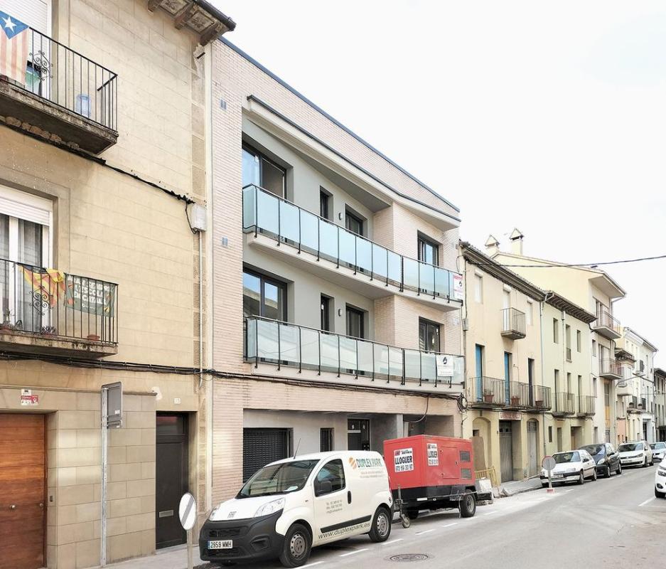 Obra nueva Edifici Sant Joan Abadesses en Olot (Revista) photo 2