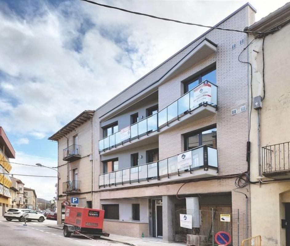 Obra nueva Edifici Sant Joan Abadesses en Olot (Revista) photo 3