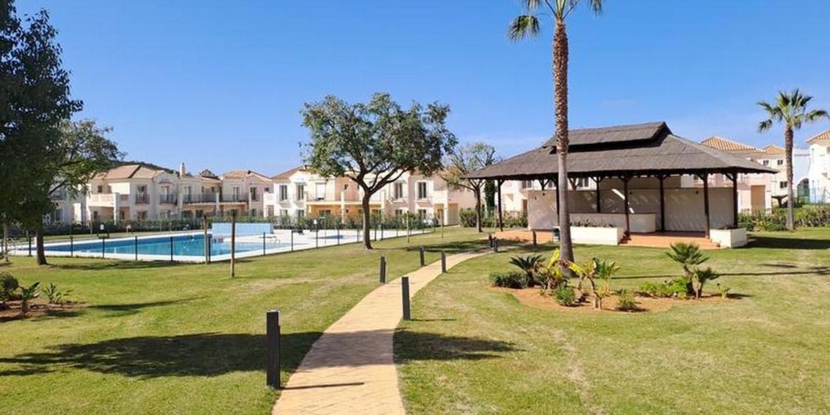 Venta de chalet adosado en  Calle Ruben Dario, 4 , Ayamonte photo 2
