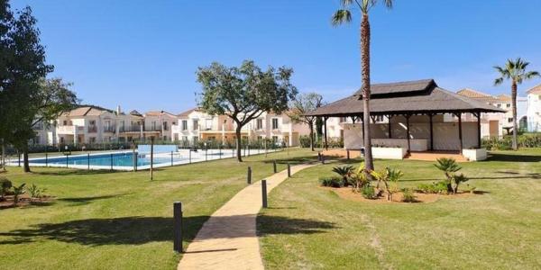 Chalet adosado en venta en  Calle Ruben Dario, 4 , Ayamonte photo 3