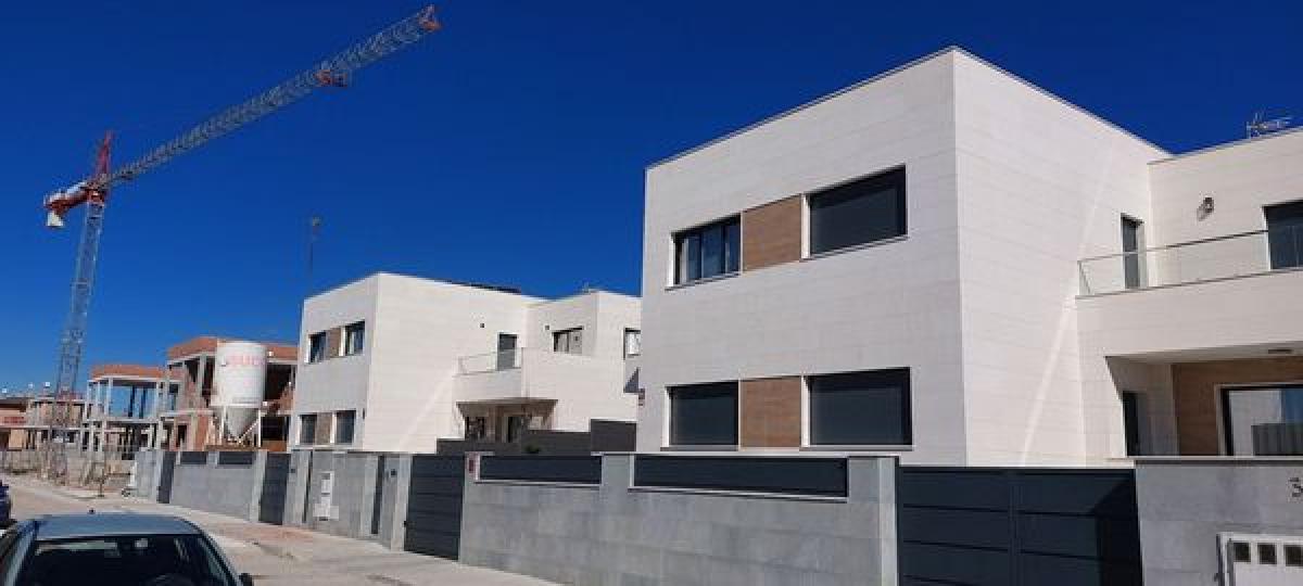 New construction Calle Cataluña Fase III in Villanueva de la Cañada photo 4