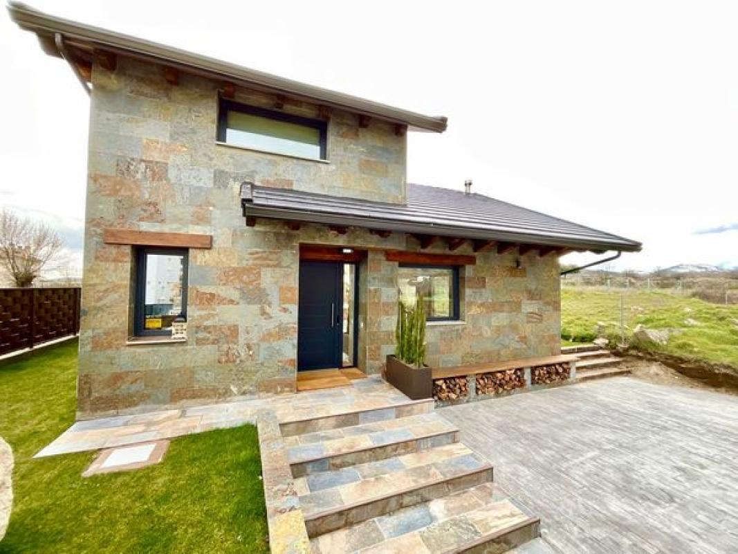 Sale of independent chalet in Calle Leoncio Mateos s/n, El Espinar
 photo 4