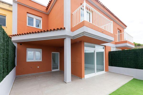 Promoción Viviendas Unifamiliares En Bajamar obra nueva en San Cristóbal de la Laguna photo 1