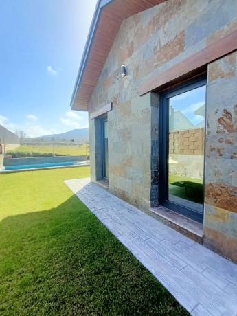 Detached villa for sale in  Calle Alcalde Don Leoncio Mateos, 31, El Espinar photo 3