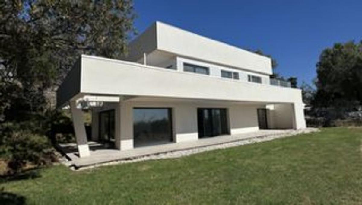 Obra nueva Mirafloresvillas en Miraflores de la Sierra (Revista) photo 2