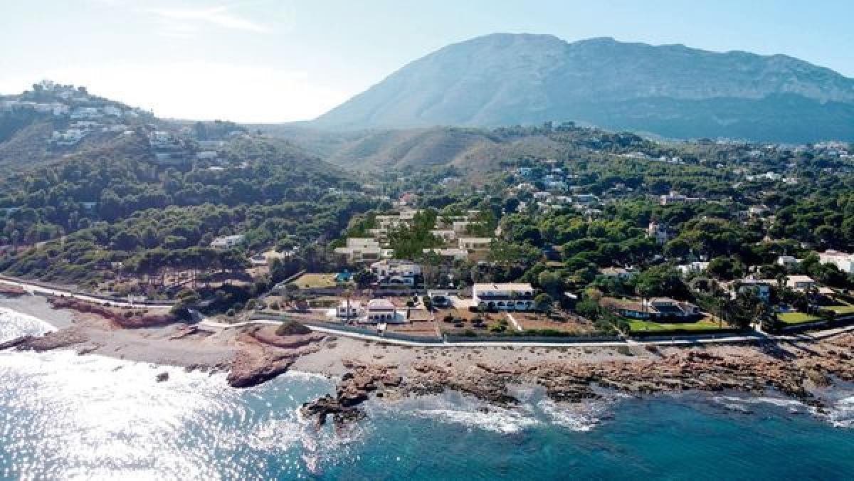 Sale of independent chalet in Unicorni, 8, Denia
 photo 3