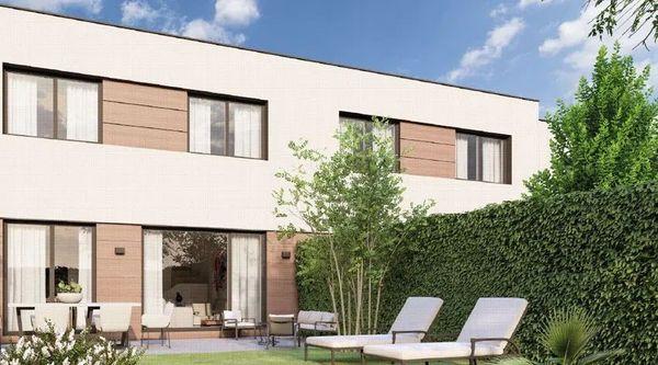 Chalet adosado en venta en Calle Catamaran s/n , Valladolid thumbnail 2