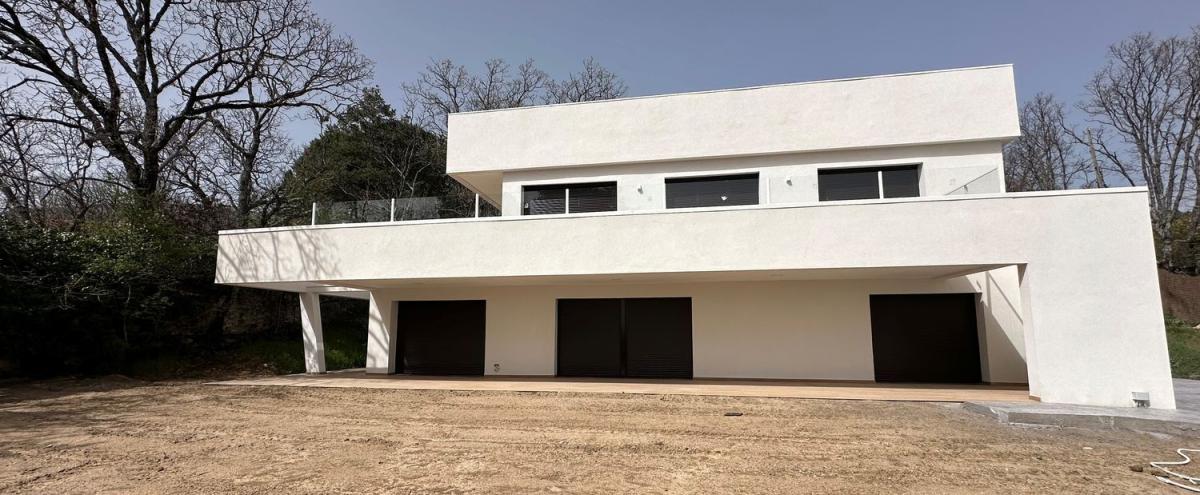 Obra nueva Miraflores Villas en Miraflores de la Sierra (Revista) photo 2