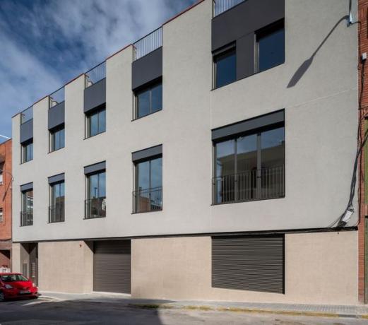 Dom w zabudowie bliźniaczej na sprzedaż w  Calle Alella, 44 , Santa Coloma de Gramenet photo 4
