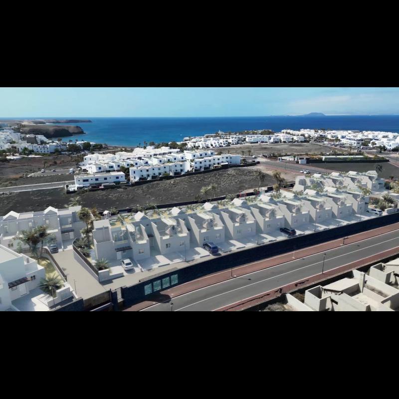 Sale of townhouse in Calle Malvasia s/n , Yaiza photo 4