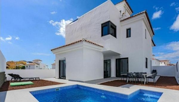 Semi-detached house for sale in  Distrito Golf del Sur-Amarilla Golf , San Miguel de Abona photo 2