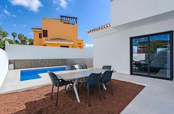 Semi-detached house for sale in  Distrito Golf del Sur-Amarilla Golf , San Miguel de Abona photo 4