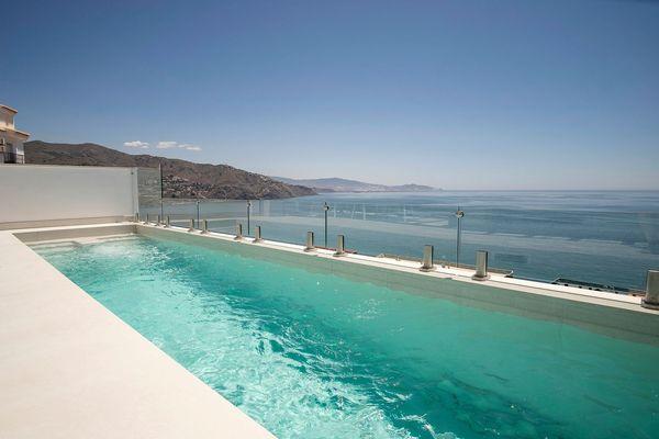 Independent chalet for sale in Calle La Romántica s/n, Almuñécar
photo 1