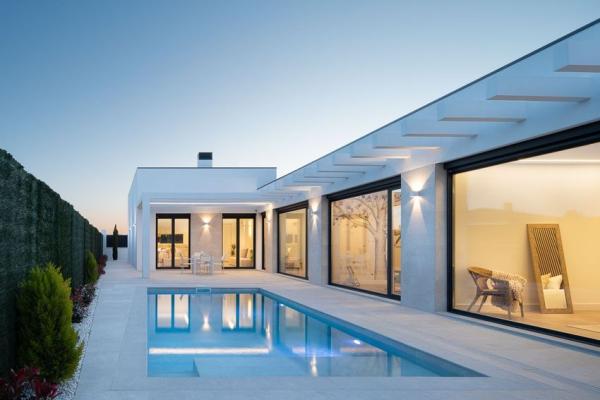 Detached villa for sale in , Renedo photo 2