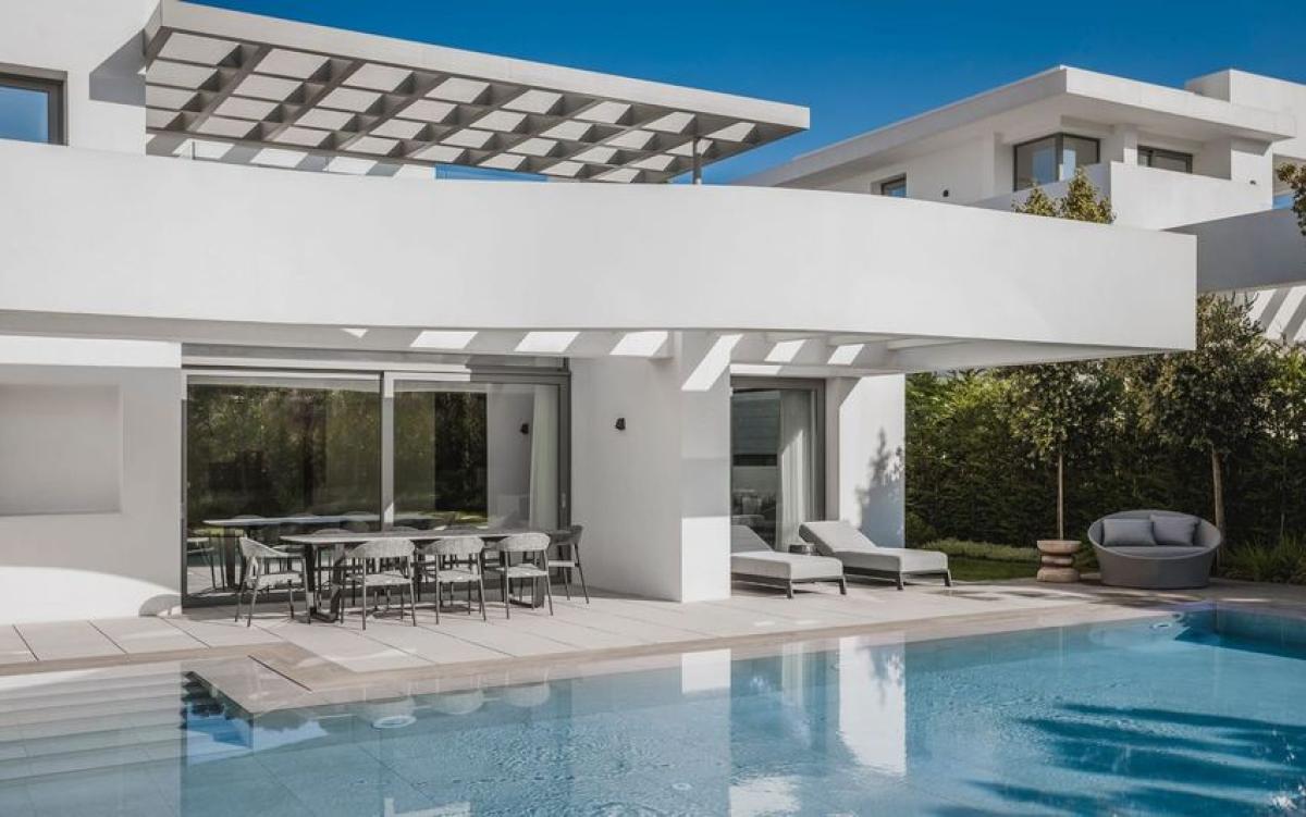 Venta de chalet independiente en Urbanización Coral Beach, Marbella
 photo 2