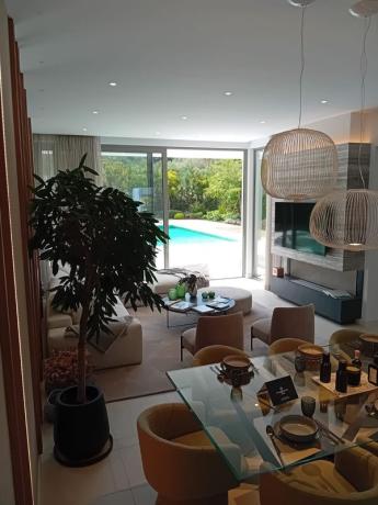 Chalet independiente en venta en  Urbanización Coral Beach, Marbella photo 3