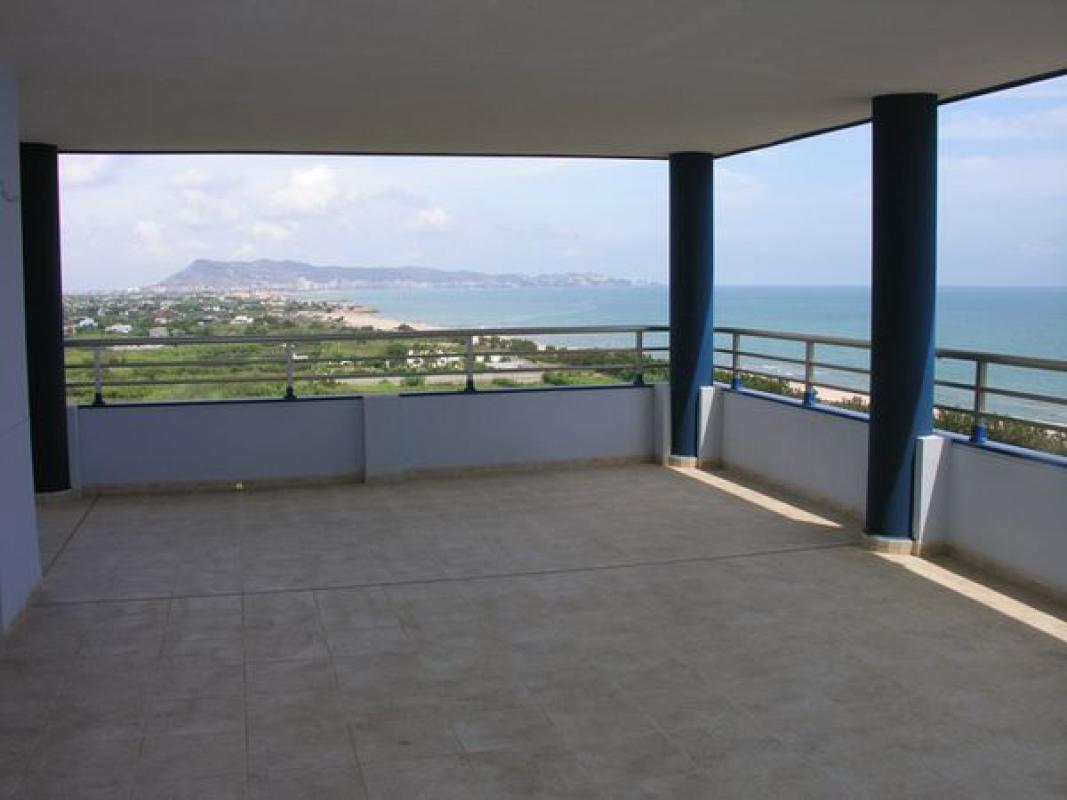Obra nueva Residencial Marina Azul 2 en Tavernes de la Valldigna (Revista) photo 5