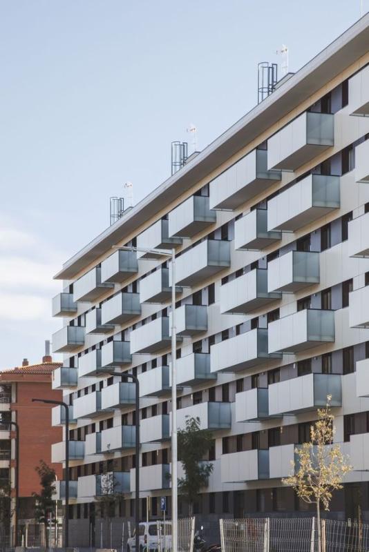Obra nueva Residencial Can Mercader en Cornellà de Llobregat (Revista) photo 2