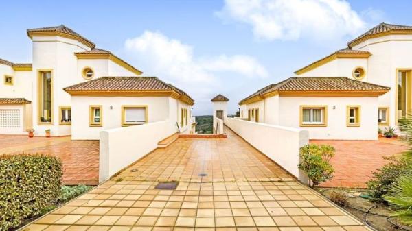 Garage for sale at Urbanización San Roque Club , Sotogrande thumbnail 1