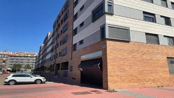 Продажа квартиры в Calle Monasterio San Juan de la Peña, Valladolid photo 1