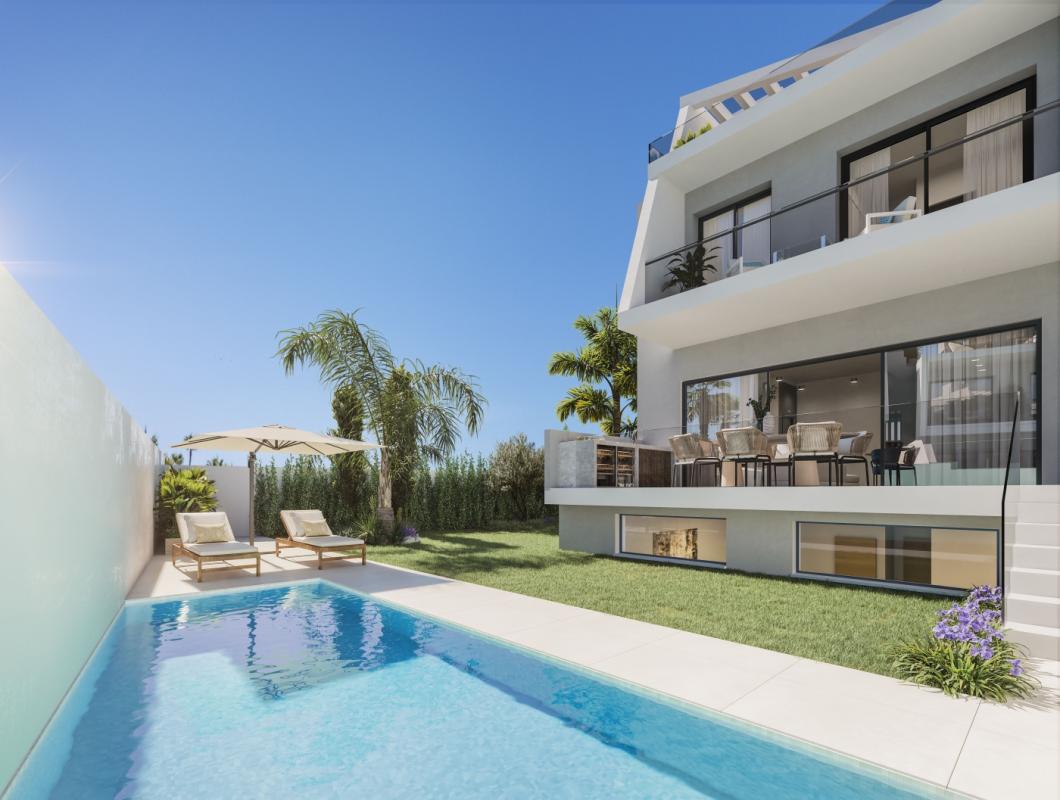 Sale of townhouse in  Calle República Dominicana , Estepona photo 2