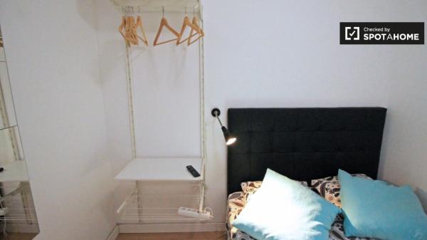 Estudio en alquiler en , Barcelona photo 3