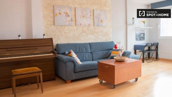 Piso en alquiler en , Barcelona photo 1