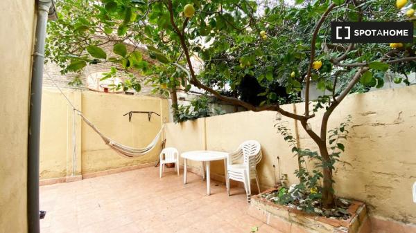 Habitación en piso compartido en barcelona. photo 4