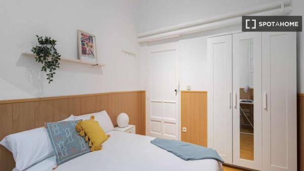 Se alquila habitación en apartamento de 3 dormitorios en Madrid photo 4
