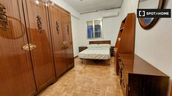 Piso en alquiler en , Madrid photo 2