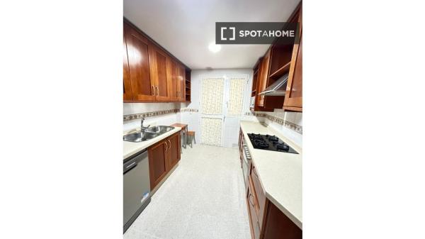 1 dormitorio en piso compartido en Córdoba photo 2