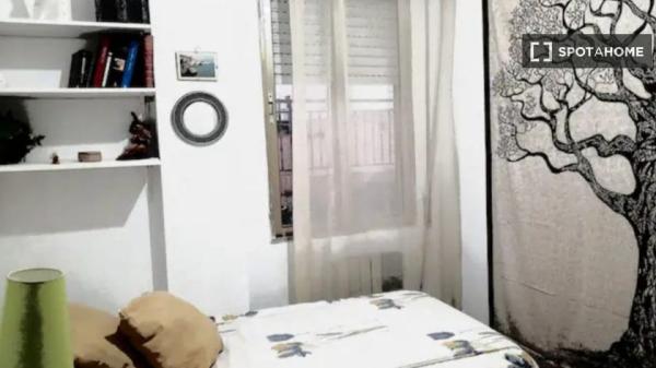 Piso en alquiler en , Zaragoza thumbnail 1