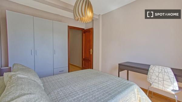 Piso en alquiler en , Oviedo photo 3