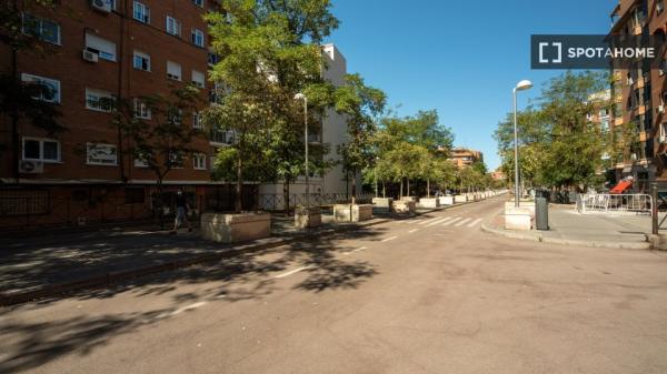 Estudio en alquiler en , Madrid photo 1