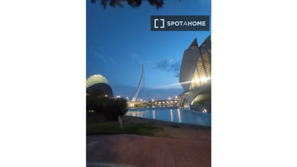 Habitación en piso compartido en valència thumbnail 2