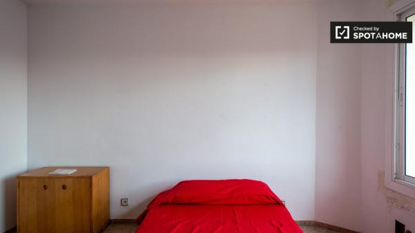 Habitación luminosa en alquiler, apartamento de 4 dormitorios, Les Corts. photo 4