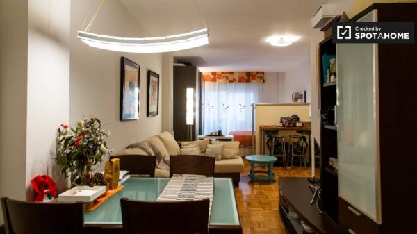 Estudio en alquiler en , Barcelona photo 4