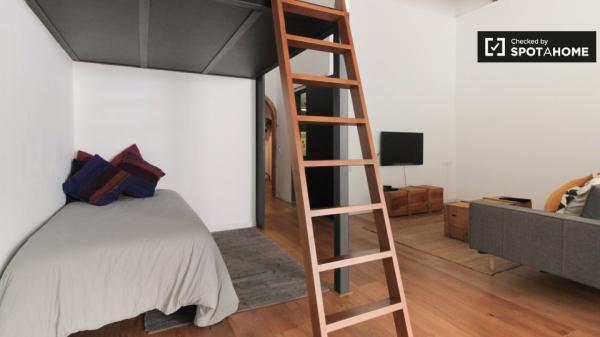 Estudio en alquiler en , Barcelona photo 3