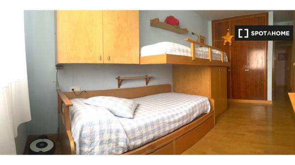 Habitación en piso compartido en Pamplona photo 1