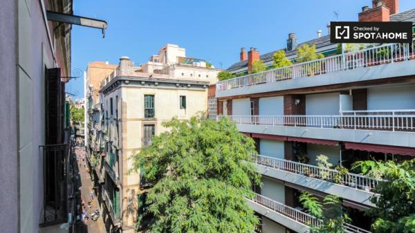 Acogedora habitación en apartamento de 3 dormitorios en El Raval, Barcelona photo 4