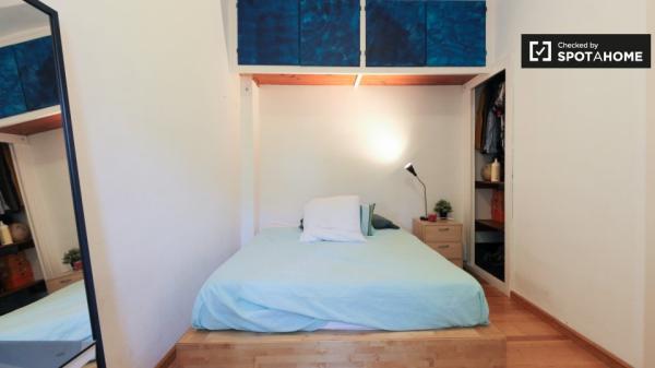 Habitación luminosa en apartamento de 3 dormitorios en El Raval, Barcelona photo 1