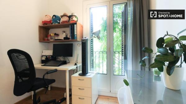 Habitación luminosa en apartamento de 3 dormitorios en El Raval, Barcelona photo 2