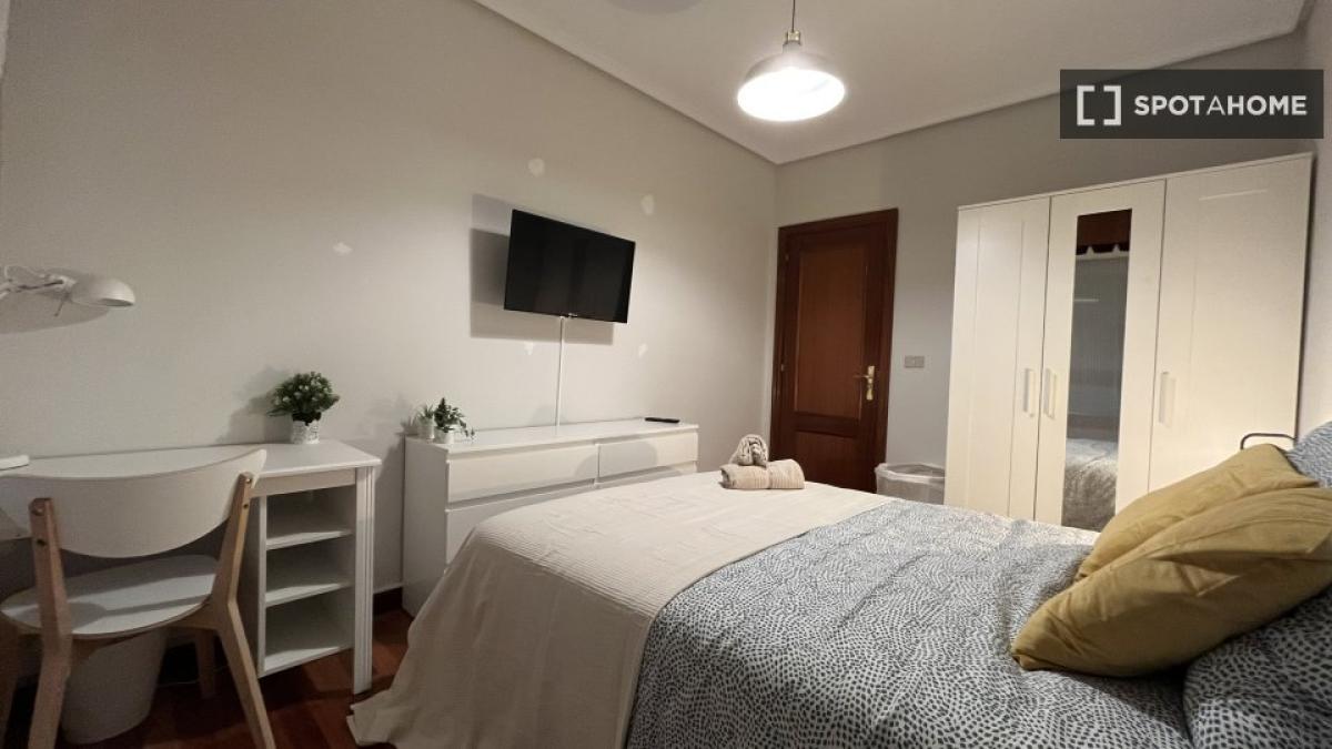 Propiedades en venta y alquiler en España photo 1
