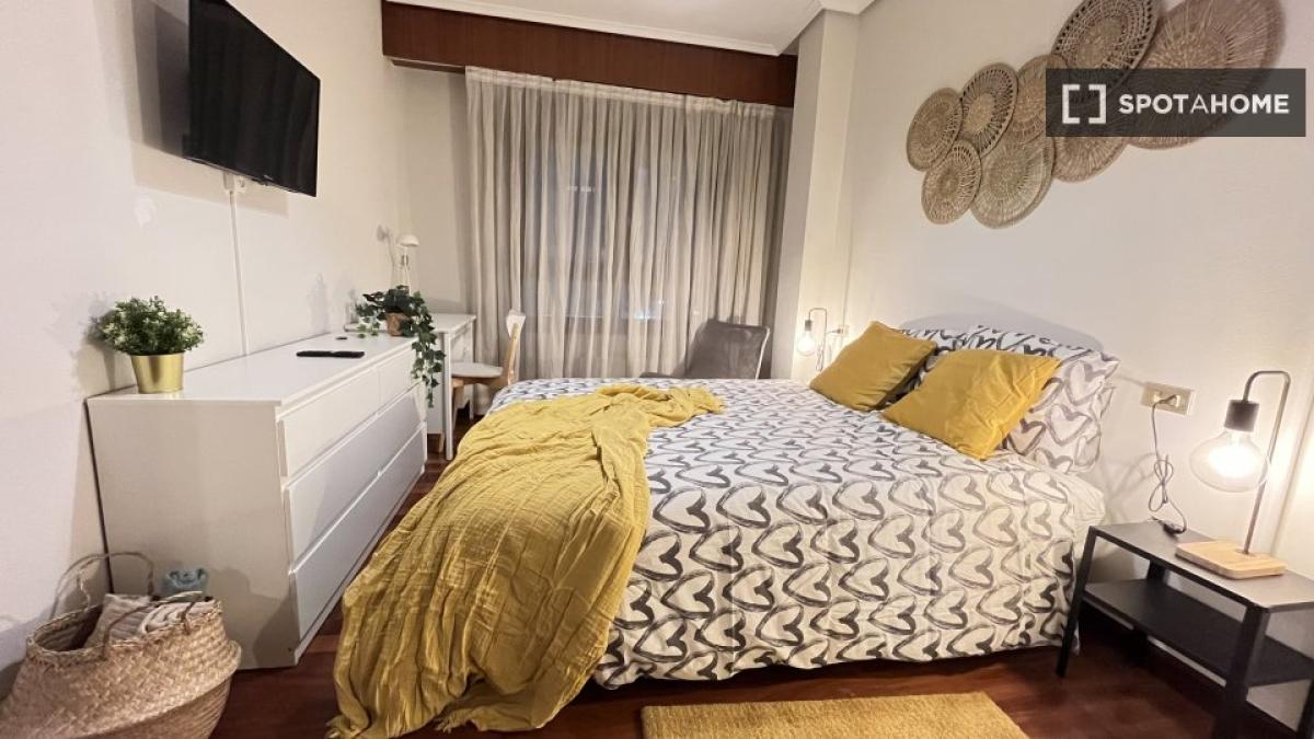 Propiedades en venta y alquiler en España photo 1