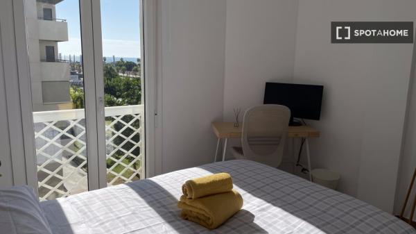 Habitación en casa compartida soleada en Málaga photo 2