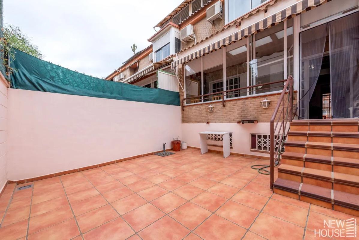 Sprzedaż niezależnego domku jednorodzinnego w Calle Trident, Alicante / Alacant photo 3