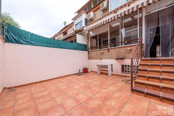 Chalet independiente en venta en  Calle Trident, Alicante / Alacant photo 3