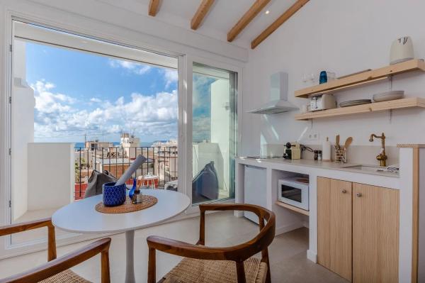 Chalet independiente en venta en  Barrio Casco Histórico-Santa Cruz, Alicante / Alacant photo 1